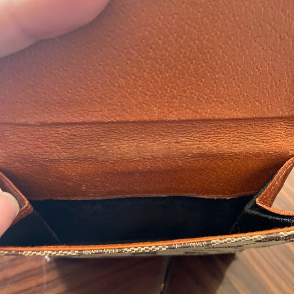 Gucci Wallet Authentic, Tons of storage & Cc slot - Picture 7 of 9